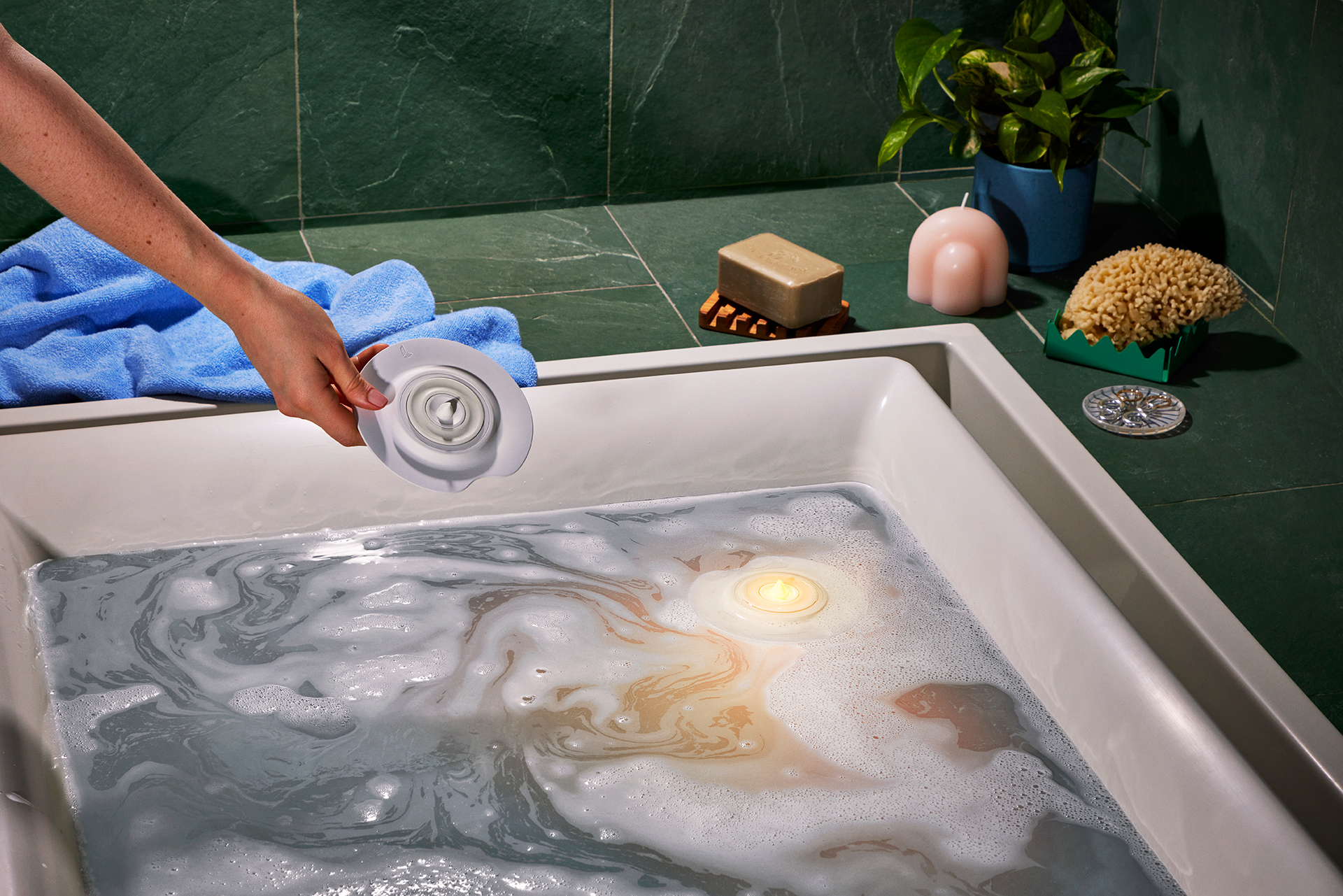 LL_Diffusers_Bath_Shot_01_122